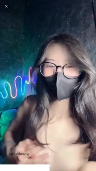 Bé Mèo live thủ dâm